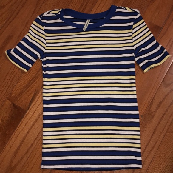 Women’s Top - Picture 1 of 2